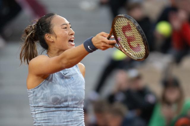 开云体育下载-郑钦文被逆转不怪误判 一场爆冷将问题一一放大